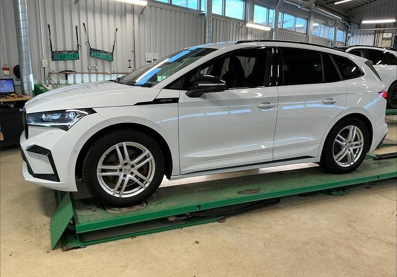 Brugt Skoda Enyaq iV SportLine 150 kW (204 HK) 2022 Hvid SUV