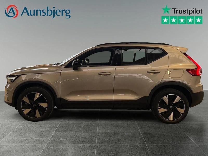 Ny Volvo XC40 Plus 169 kW (231 HK) 2025 Sort SUV