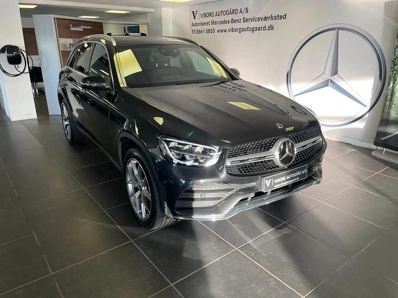 Gråmetal Brugt 2021 Mercedes GLC300 AMG line | 519.900 kr. - Billede 1/4