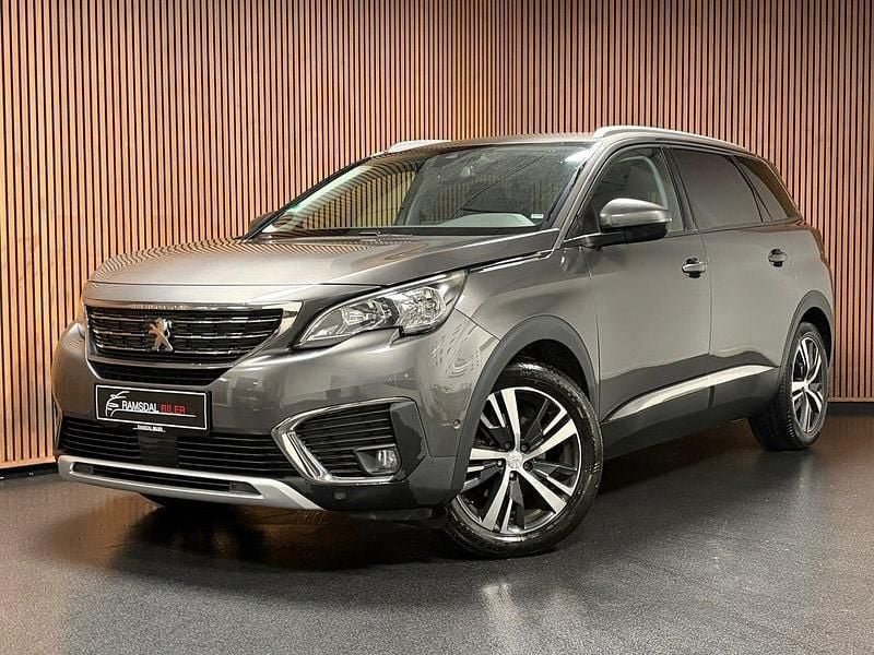 Grå Brugt 2017 Peugeot 5008 Allure SUV | 174.995 kr. (Fair pris) - Billede 1/4