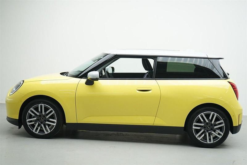 Brugt Mini Cooper SE Favoured 160 kW (218 HK) 2024 Gulmetal Hatchback