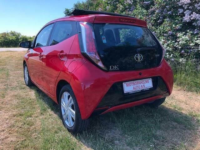 Brugt Toyota Aygo x-sky 69 HK (50 kW) 2017 3p0 super red Hatchback