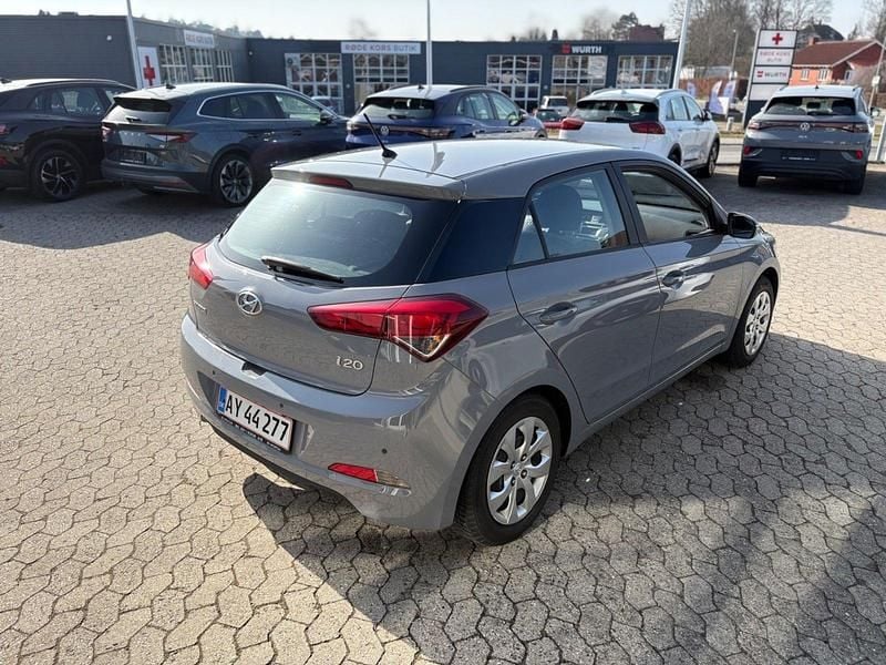 Brugt Hyundai i20 Trend 75 HK (55 kW) 2015 Grå Hatchback