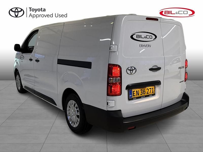 Ny Toyota Proace Comfort 100 kW (136 HK) 2025 Epr  icy white MPV