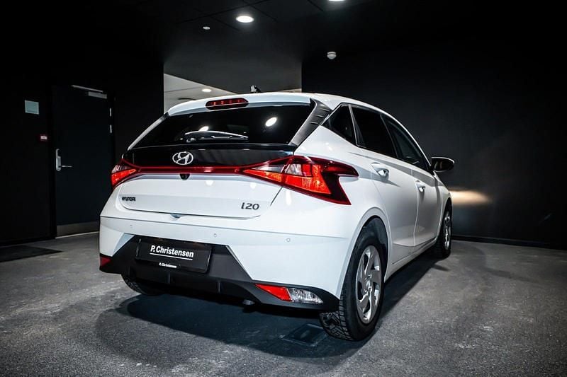 Brugt Hyundai i20 Essential 100 HK (73 kW) 2023 Farve: hvid Hatchback