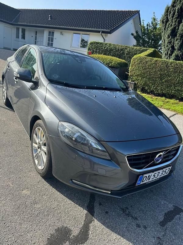 Brugt Volvo V40 114 HK (83 kW) 2012 Grå MPV