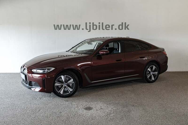 Bordeauxmetal Brugt 2023 BMW i4 Shadowline Sedan | 359.800 kr. (God pris) - Billede 1/4