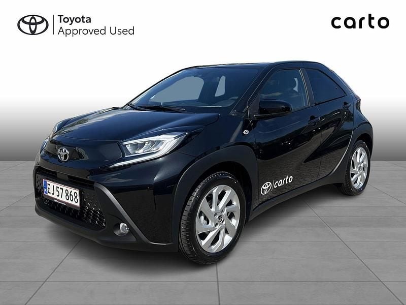 Night sky black Ny 2025 Toyota Aygo Active Hatchback | 154.900 kr. (Fair pris) - Billede 1/4