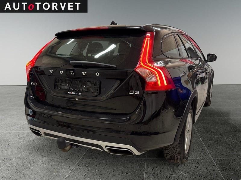 Brugt Volvo V60 CC Kinetic 150 HK (110 kW) 2017 Sort Stationcar