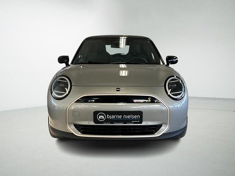 Brugt Mini Cooper SE Favoured 160 kW (218 HK) 2024 Sølvmetal Hatchback