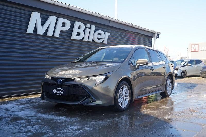 Grønmetal Brugt 2022 Toyota Corolla Active Stationcar | 224.900 kr. (Fair pris) - Billede 1/4