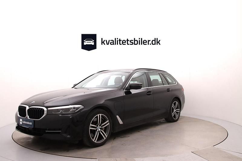 Sort Brugt 2021 BMW 530e Sport Line Stationcar | 299.900 kr. - Billede 1/4