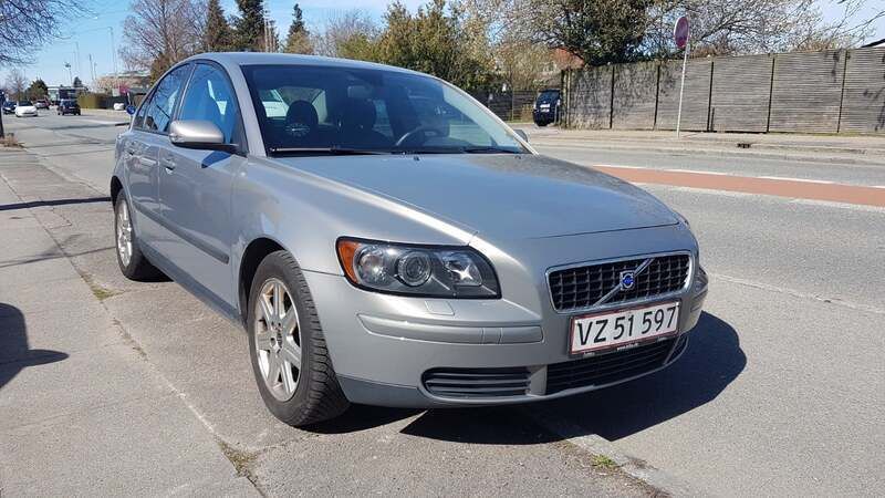 Brugt 2004 Volvo S40 Momentum Sedan | 44.900 kr. (Fair pris) - Billede 1/4