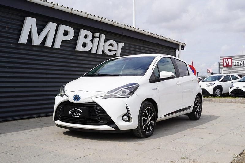 Hvid Brugt 2019 Toyota Yaris Hybrid H3 Hatchback | 109.700 kr. (Fair pris) - Billede 1/4
