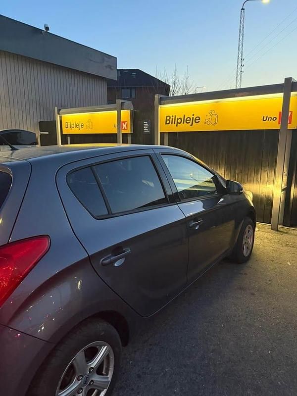 Brugt Hyundai i20 85 HK (62 kW) 2015 Grå Hatchback