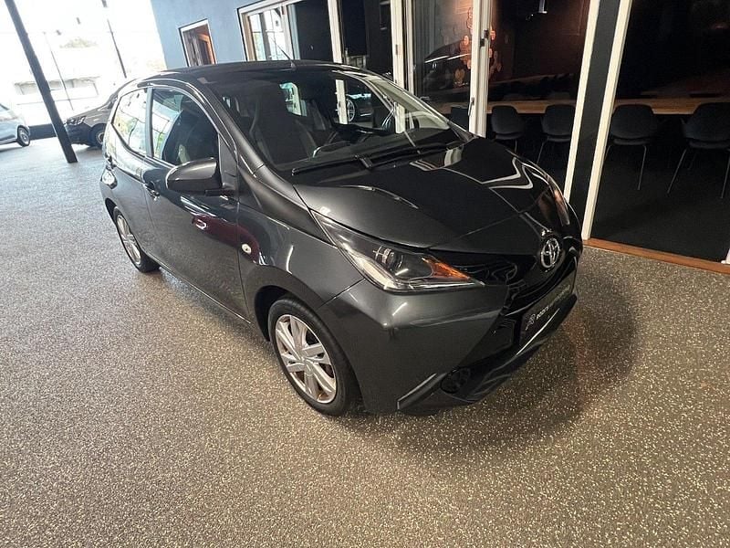 Blåmetal Brugt 2016 Toyota Aygo x-sky Hatchback | 55.000 kr. (God pris) - Billede 1/4