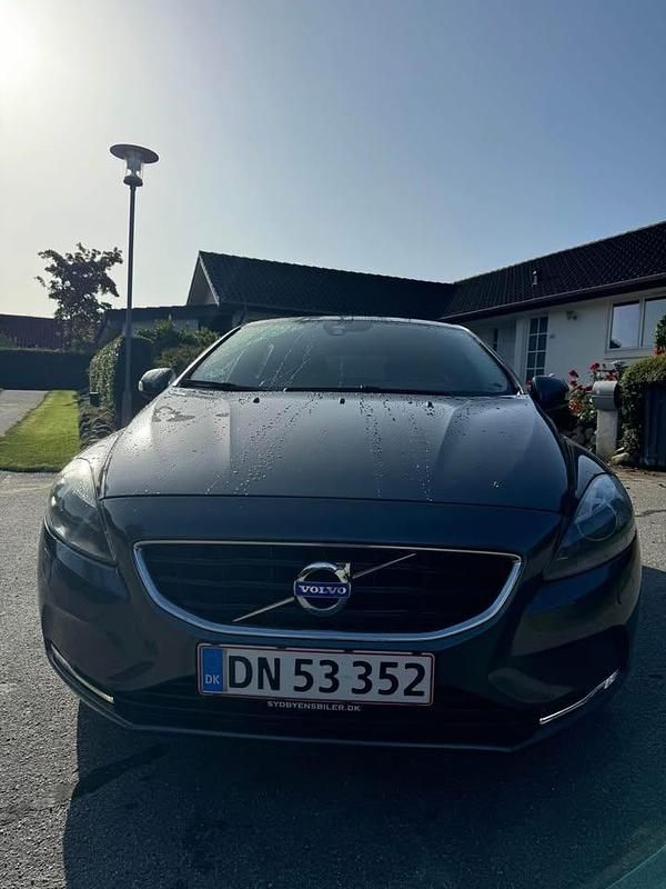 Brugt Volvo V40 114 HK (83 kW) 2012 Grå MPV