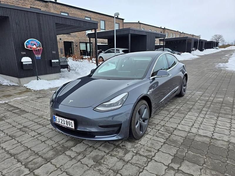 Brugt Tesla Model 3 Standard Range Plus 239 kW (325 HK) 2020 Grå Sedan