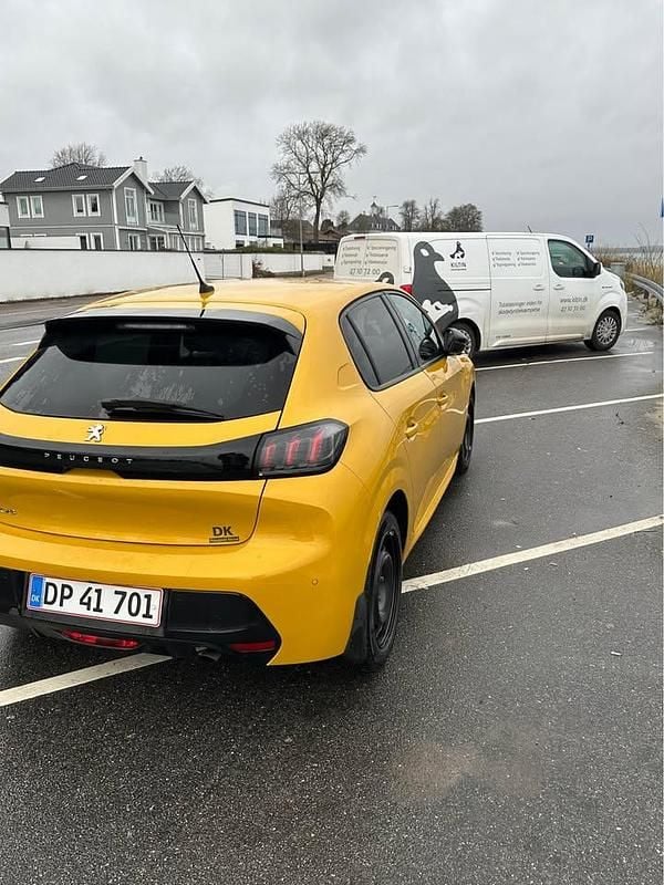 Brugt Peugeot 208 101 HK (74 kW) 2023 Gul Hatchback