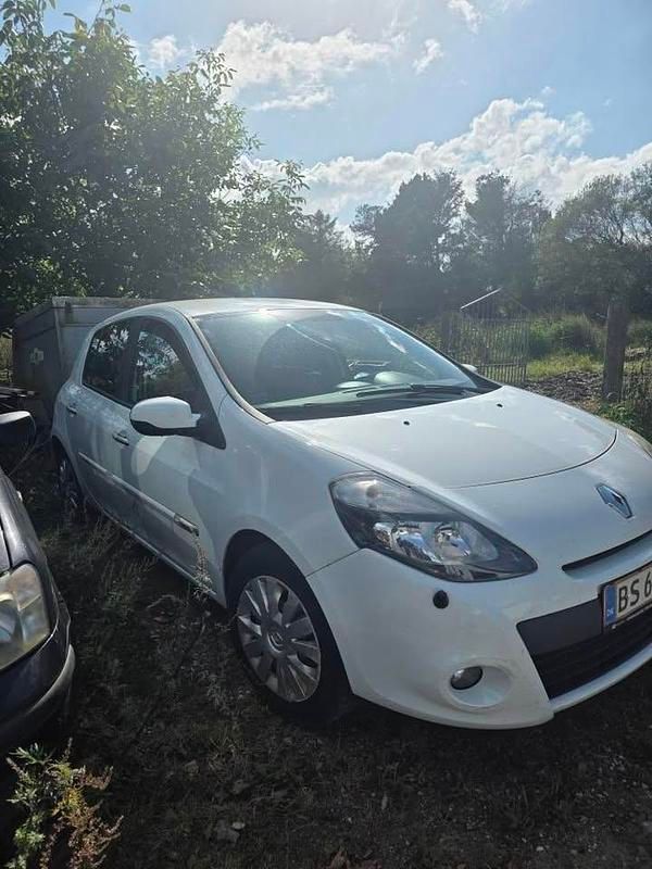 Brugt Renault Clio III 75 HK (55 kW) 2011 Hatchback