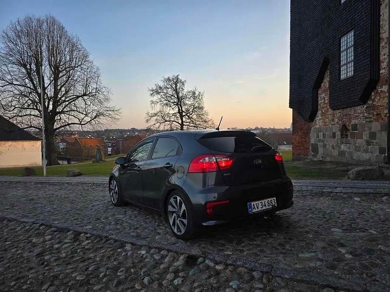 Brugt Kia Rio 83 HK (61 kW) 2015 Grå MPV