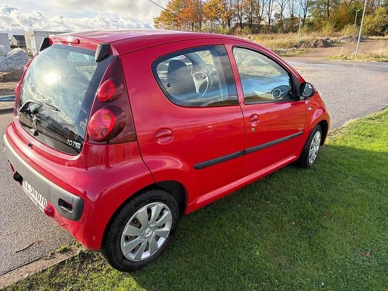 Brugt Peugeot 107 68 HK (50 kW) 2013 Rød Hatchback