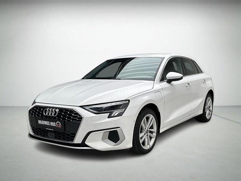 Hvid Brugt 2021 Audi A3 Sportback e-tron Prestige Hatchback | 219.900 kr. (Fair pris) - Billede 1/4
