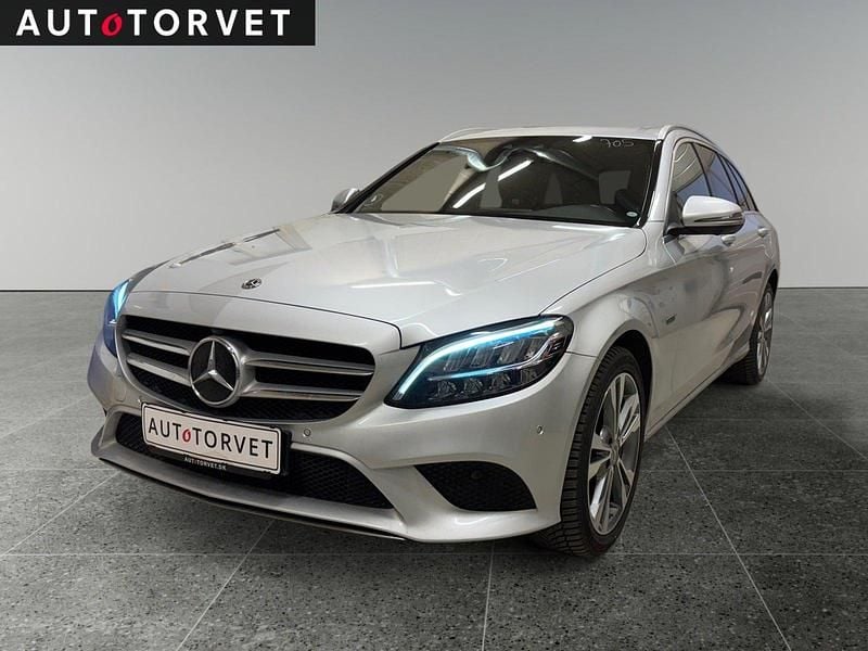 Sølvmetal Brugt 2021 Mercedes C300e Stationcar | 249.700 kr. (Fair pris) - Billede 1/4