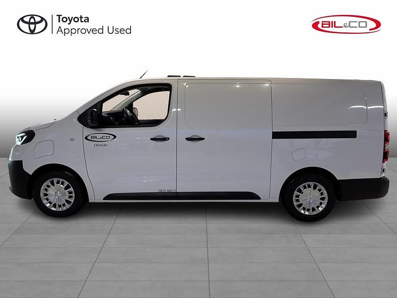 Ny Toyota Proace Comfort 100 kW (136 HK) 2025 Epr  icy white MPV