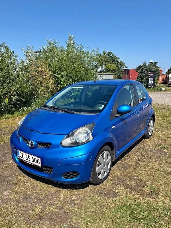 Brugt 2011 Toyota Aygo Hatchback | 15.000 kr. (God pris) - Billede 1/4