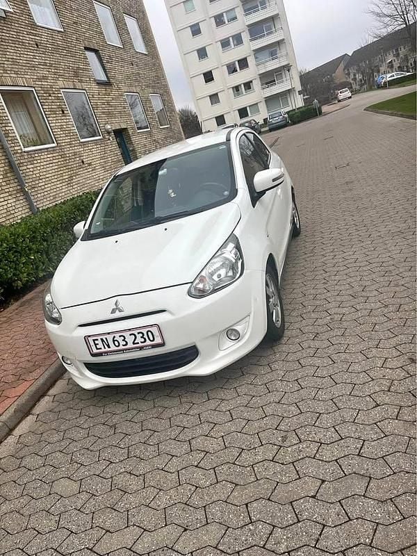 Hvid Brugt 2015 Mitsubishi Space Star Hatchback | 50.000 kr. (Fair pris) - Billede 1/4