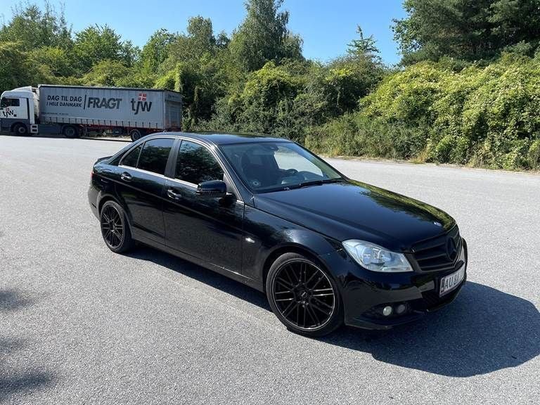Brugt 2012 Mercedes C200 | 65.000 kr. (God pris) - Billede 1/3