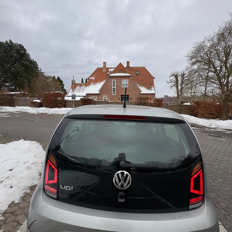 Brugt VW up! move up! 60 HK (44 kW) 2017 Grå Hatchback