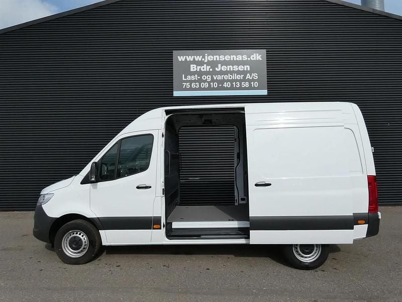 Hvid Ny 2025 Mercedes Sprinter Van | 419.800 kr. - Billede 1/4