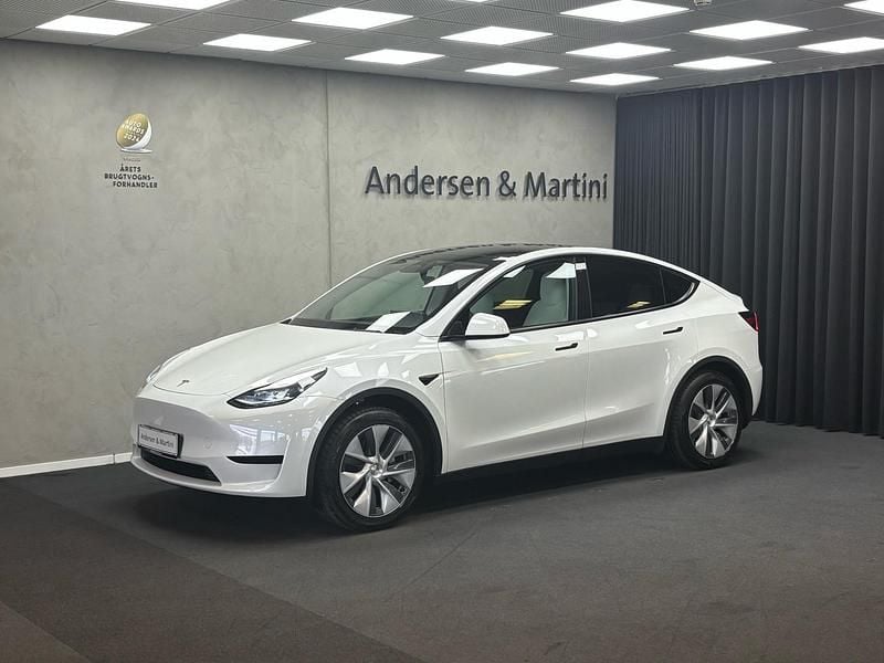 Hvidmetal Brugt 2024 Tesla Model Y RWD SUV | 299.400 kr. (Fair pris) - Billede 1/4