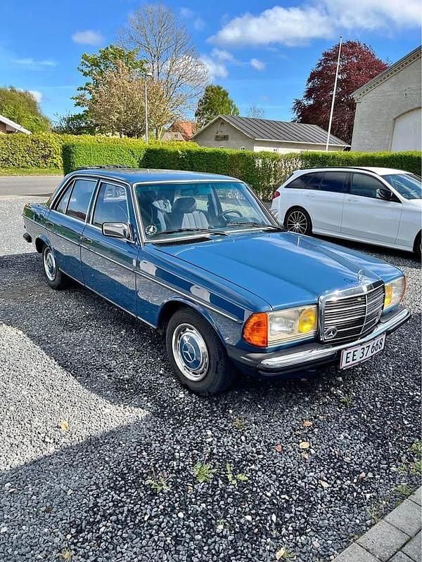 Brugt Mercedes 240 1981 Sedan