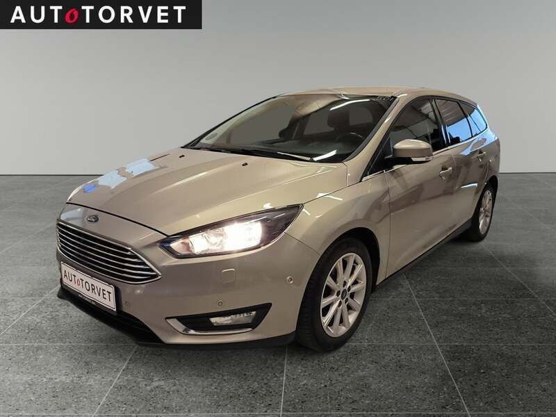 Champagnemetal Brugt 2016 Ford Focus Titanium Stationcar | 74.700 kr. (God pris) - Billede 1/4