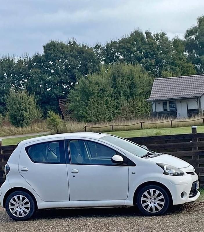 Brugt 2012 Toyota Aygo Hatchback | 25.000 kr. (Fair pris) - Billede 1/1