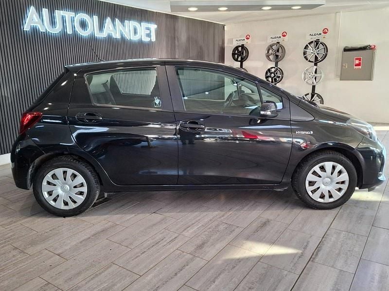 Brugt Toyota Yaris Hybrid H1 100 HK (73 kW) 2016 Sortmetal Hatchback
