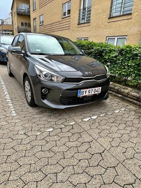 Grå Brugt 2018 Kia Rio Hatchback | 95.000 kr. (Super pris) - Billede 1/4
