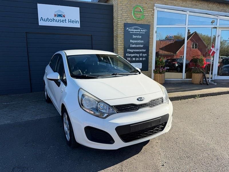 Hvid Brugt 2014 Kia Rio Style Hatchback | 46.800 kr. (Fair pris) - Billede 1/4