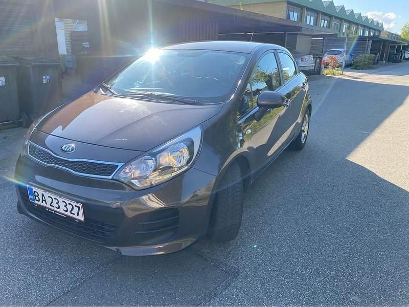 Brun Brugt 2016 Kia Rio Style MPV | 50.000 kr. (Fair pris) - Billede 1/4