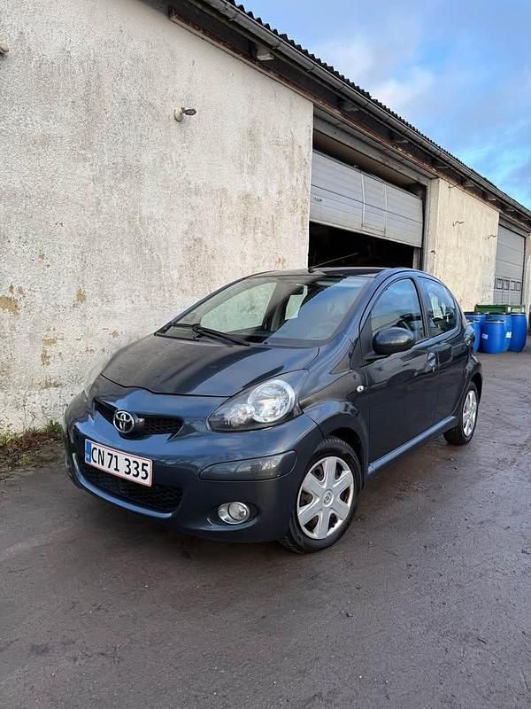 Brugt Toyota Aygo 68 HK (50 kW) 2011 Hatchback