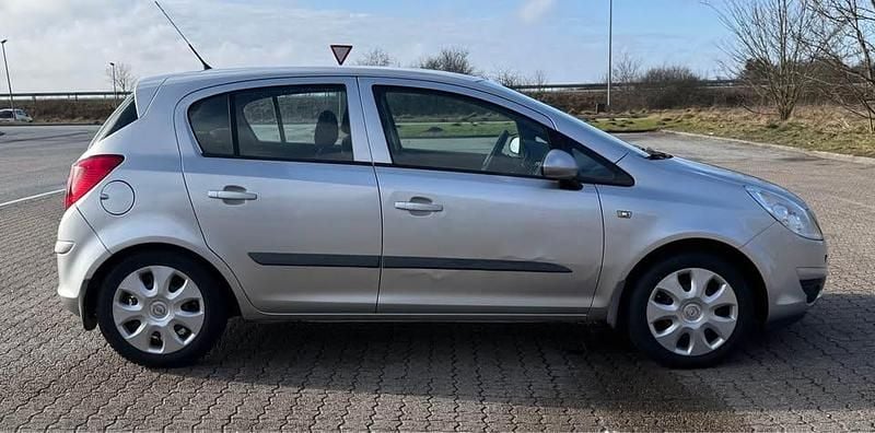Brugt Opel Corsa 65 HK (47 kW) 2010 Hatchback