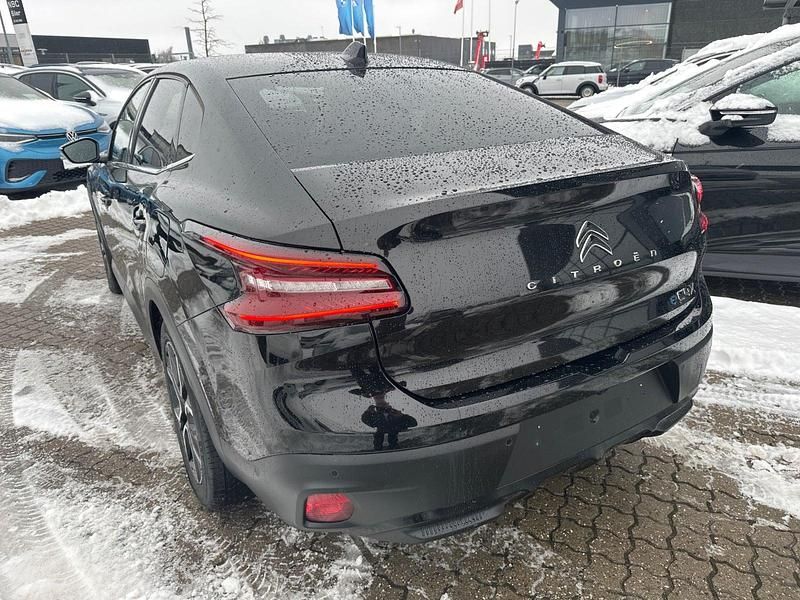 Brugt Citroën e-C4 Shine 100 kW (136 HK) 2023 Sortmetal Sedan