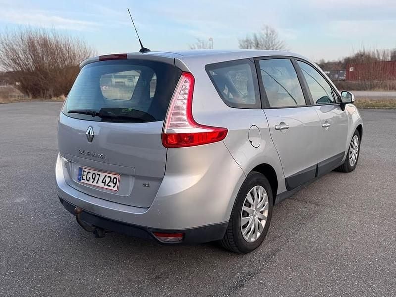 Brugt Renault Grand Scénic III 130 HK (95 kW) 2009 MPV