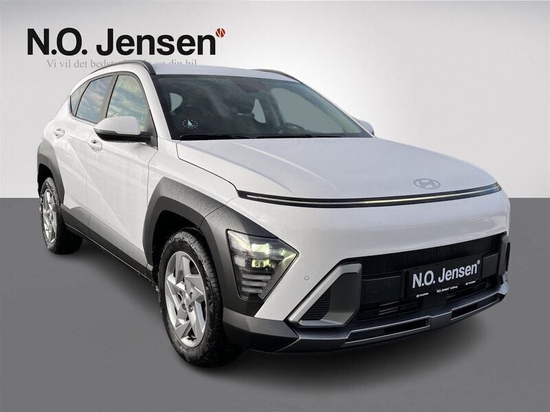 Farve ……………………………………………………………………. atlas white Brugt 2023 Hyundai Kona Advanced SUV | 319.900 kr. (Dyr) - Billede 1/4