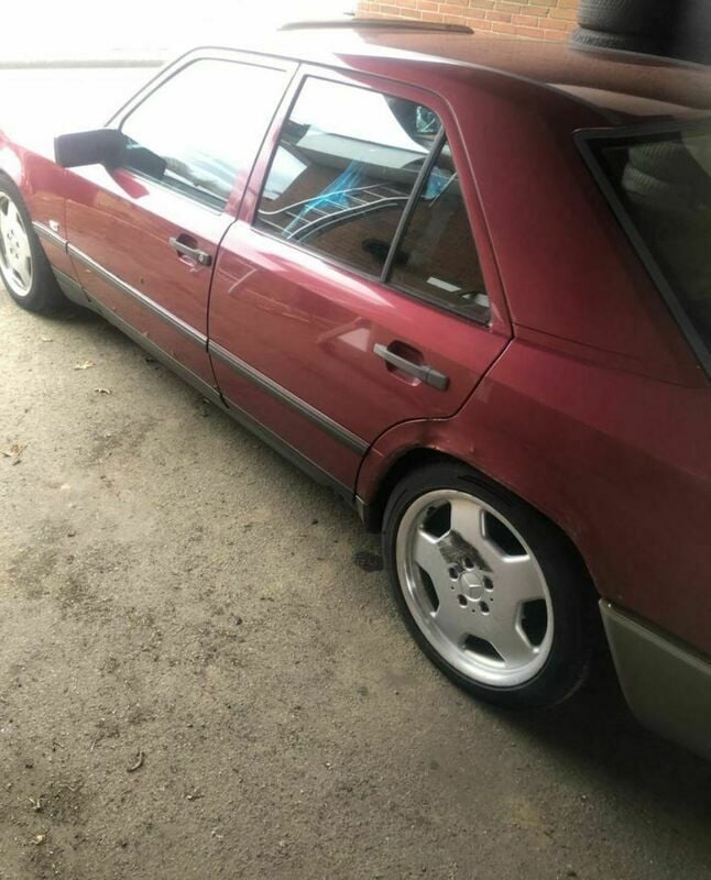 Brugt Mercedes E230 1988 N/a