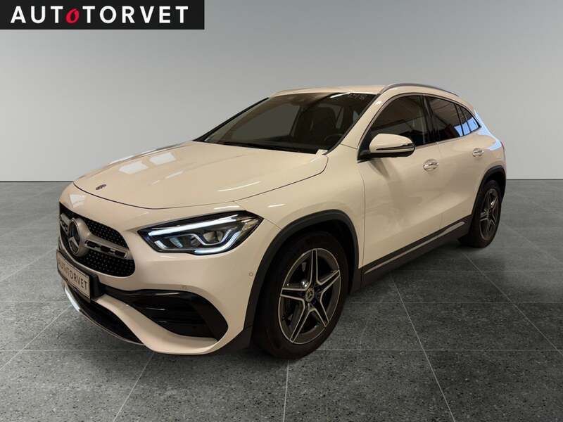 Hvid Brugt 2020 Mercedes GLA200 AMG line SUV | 329.700 kr. (Fair pris) - Billede 1/4
