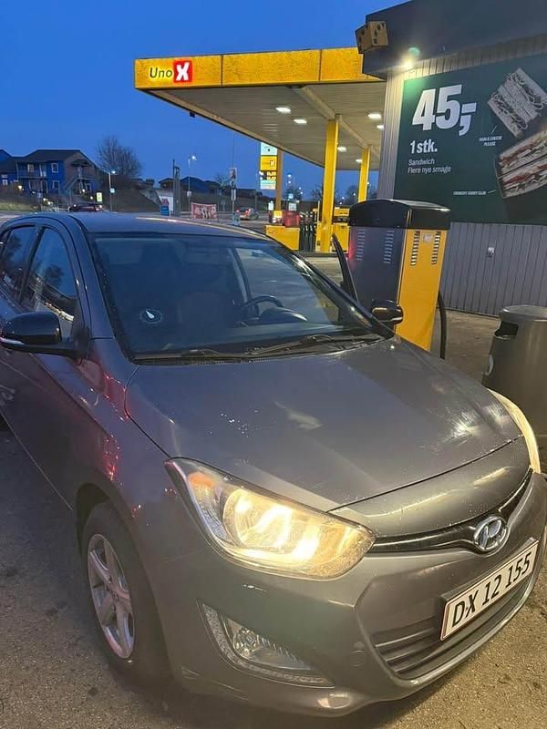 Brugt Hyundai i20 85 HK (62 kW) 2015 Grå Hatchback